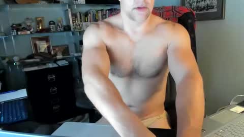 Snapshot of valeriusvitus99 chatting on November 7, 2025, 9:26 pm athletic ass muscles underwear smooth cock online show from November 7, 2025, 9:26 pm