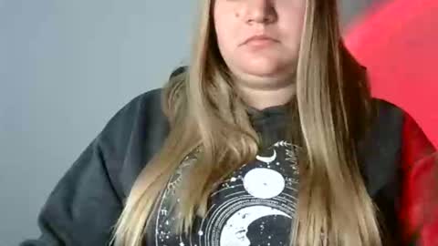 Snapshot of valerivane chatting on December 3, 2025, 1:53 pm Valery online show from December 3, 2025, 1:53 pm