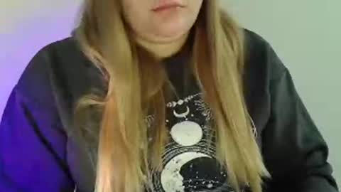 Snapshot of valerivane chatting on December 4, 2025, 7:39 am Valery online show from December 4, 2025, 7:39 am