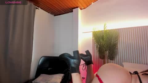 valery_kai online show from April 15, 2026, 7:58 pm