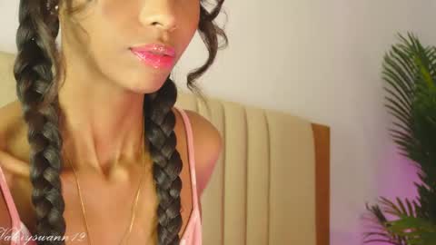 Snapshot of valery_swan1 chatting on May 18, 2026, 12:22 pm Valery swan1 online show from May 18, 2026, 12:22 pm
