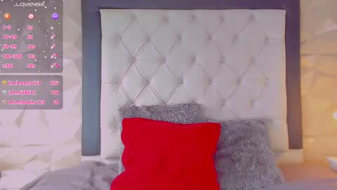 Snapshot of valerydiamond_ chatting on February 21, 2025, 9:32 pm Valery online show from February 21, 2025, 9:32 pm