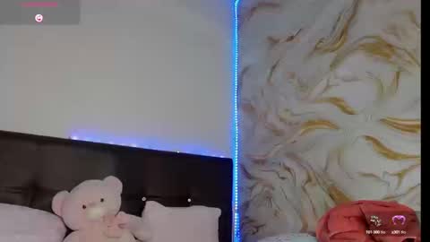 Snapshot of valeryfoxx1 chatting on September 19, 2025, 5:09 am ValeryFox online show from September 19, 2025, 5:09 am