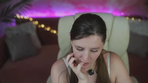 V A L E R Y  M U R online show from April 3, 2026, 11:36 pm