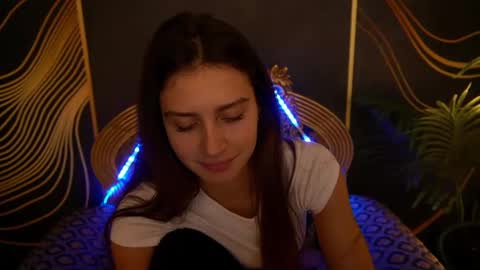 Snapshot of valeryroyale chatting on February 9, 2025, 12:08 pm Valery online show from February 9, 2025, 12:08 pm