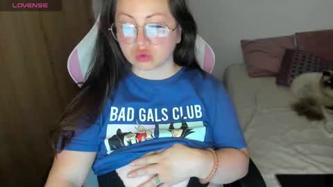 Snapshot of valeryvass_07 chatting on December 12, 2024, 12:59 am My name is Valery... Nice to meet you  thumb up me please its important online show from December 12, 2024, 12:59 am