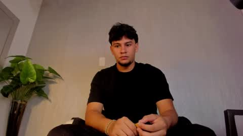Snapshot of valetino_stonee chatting on June 14, 2026, 7:27 pm Valentino online show from June 14, 2026, 7:27 pm