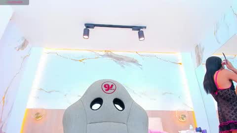  VALIRYA  online show from December 18, 2025, 3:45 am