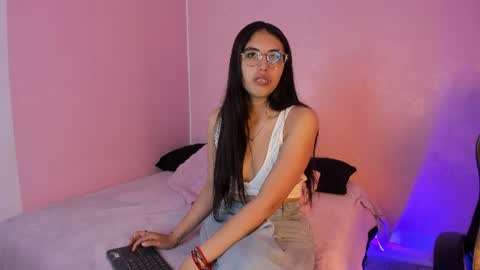 Snapshot of valk_diaz chatting on July 5, 2026, 4:19 am Valk online show from July 5, 2026, 4:19 am
