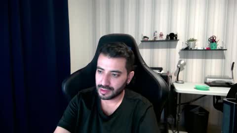 Snapshot of vallartamexi chatting on October 23, 2025, 12:21 am Roberto Carlos online show from October 23, 2025, 12:21 am