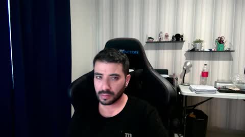 Snapshot of vallartamexi chatting on October 26, 2025, 10:04 pm Roberto Carlos online show from October 26, 2025, 10:04 pm