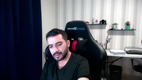 Snapshot of vallartamexi chatting on October 28, 2025, 12:58 am Roberto Carlos online show from October 28, 2025, 12:58 am