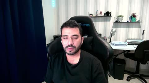 Snapshot of vallartamexi chatting on November 4, 2025, 2:21 am Roberto Carlos online show from November 4, 2025, 2:21 am