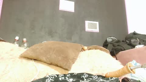 Snapshot of vallery_doll chatting on January 18, 2025, 1:52 am Valerie online show from January 18, 2025, 1:52 am