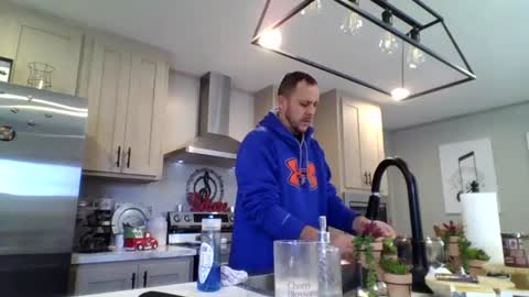 Snapshot of valvenus101 chatting on December 16, 2025, 4:23 pm Val Venus online show from December 16, 2025, 4:23 pm