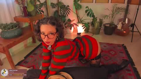 Snapshot of valyturner chatting on October 30, 2025, 9:59 pm online show from October 30, 2025, 9:59 pm