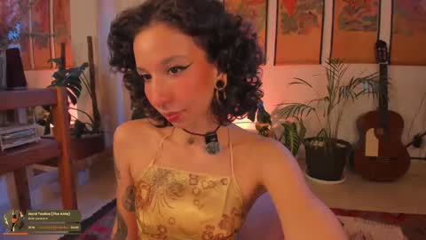 Snapshot of valyturner chatting on November 18, 2025, 8:13 pm online show from November 18, 2025, 8:13 pm