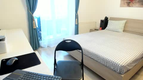 valyvalisimo online show from April 3, 2026, 7:39 am