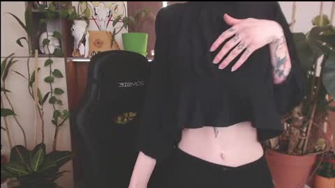 Mollyy Valentine online show from March 31, 2026, 8:59 am