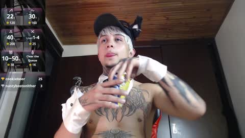 david guzman i model independenthelp me with a thumbs up online show from December 15, 2024, 11:31 pm