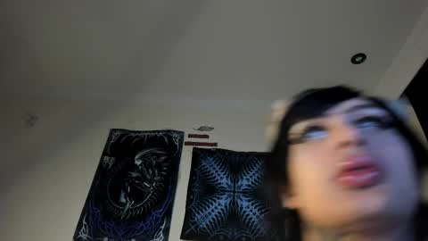 david guzman i model independenthelp me with a thumbs up online show from March 19, 2026, 2:37 am