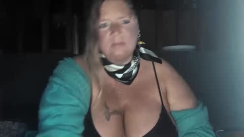 Snapshot of vampwoman chatting on January 5, 2025, 8:32 am vampwoman online show from January 5, 2025, 8:32 am