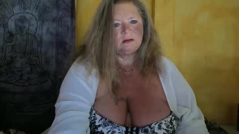 vampwoman online show from March 16, 2026, 8:40 am