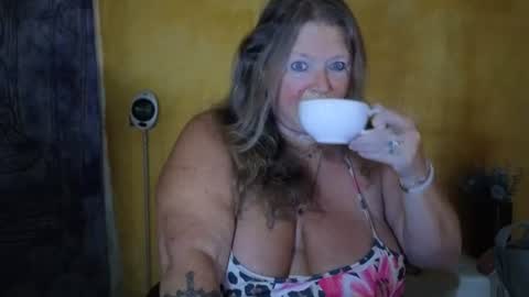 Snapshot of vampwoman chatting on June 28, 2026, 6:19 am vampwoman online show from June 28, 2026, 6:19 am