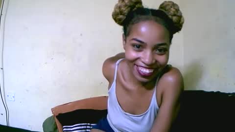 vanah344375 online show from September 23, 2025, 10:02 pm
