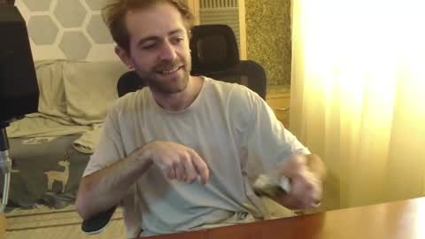 Emy online show from November 7, 2025, 11:21 am