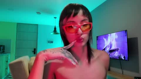 Snapshot of vandalovee chatting on May 4, 2026, 11:28 am Babi Alu online show from May 4, 2026, 11:28 am