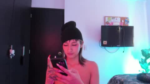 Snapshot of vandalovee chatting on May 17, 2026, 8:38 pm Babi Alu online show from May 17, 2026, 8:38 pm