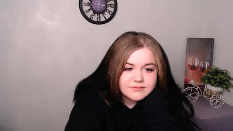 Vanda online show from March 7, 2025, 7:52 am