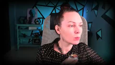 Vanda online show from November 8, 2025, 9:53 am