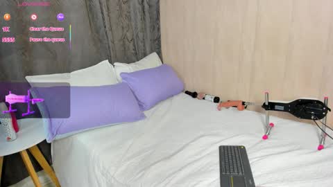 V A N E  online show from November 8, 2025, 3:07 am