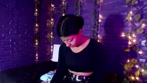 Snapshot of vanelin18 chatting on April 21, 2026, 3:39 pm Vane online show from April 21, 2026, 3:39 pm