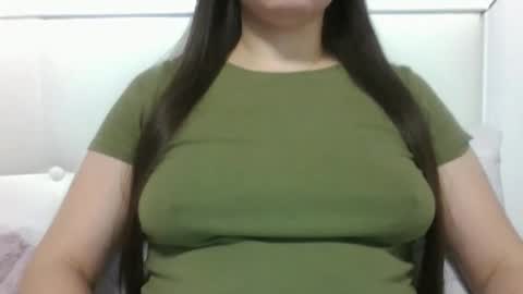 Snapshot of vanesajewel chatting on November 12, 2025, 7:03 pm VanesaJewel online show from November 12, 2025, 7:03 pm