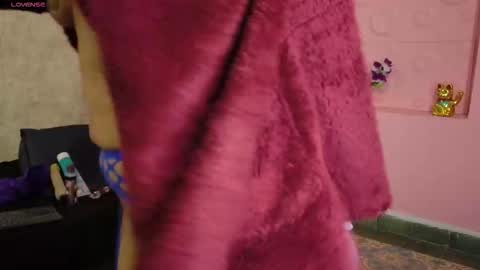 Snapshot of vanessa_7_ chatting on October 24, 2025, 9:33 pm Vanessa online show from October 24, 2025, 9:33 pm