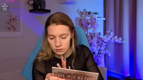 Snapshot of vanessa__lui chatting on February 28, 2026, 4:19 pm Vanessa online show from February 28, 2026, 4:19 pm