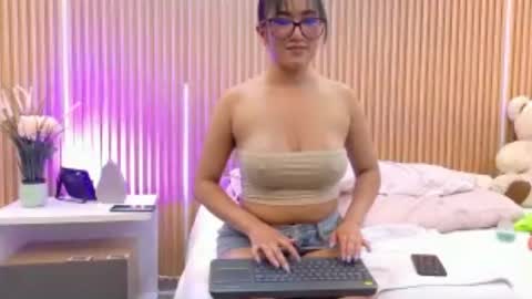 Snapshot of vanessa_fx chatting on July 17, 2026, 10:14 pm Vanessa online show from July 17, 2026, 10:14 pm