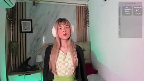 Snapshot of vanessa_jenner chatting on June 12, 2026, 9:14 pm vanessa_jenner online show from June 12, 2026, 9:14 pm