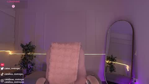 vanessa sexxy online show from December 14, 2025, 1:11 am