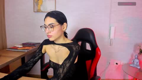Snapshot of vanessaboch chatting on May 18, 2026, 7:41 pm Vanessa online show from May 18, 2026, 7:41 pm