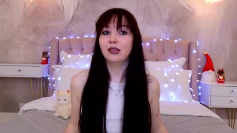 Vanessa online show from December 16, 2025, 4:01 pm