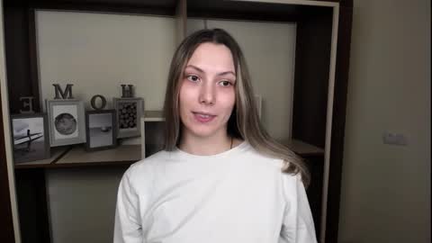 Vanessa online show from March 1, 2026, 6:32 pm