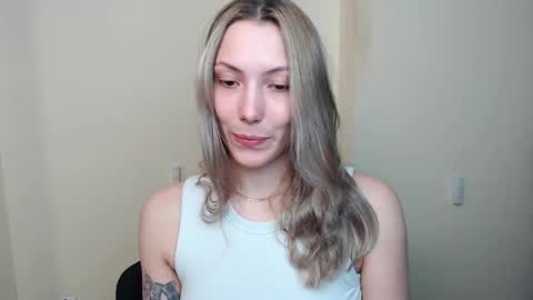 Vanessa online show from April 8, 2026, 4:40 pm