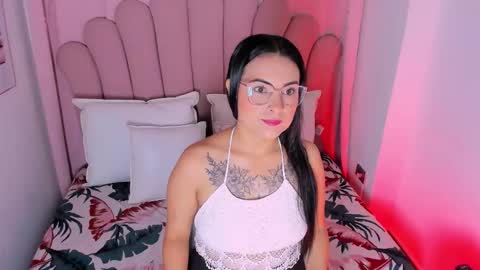vanessamirren online show from October 20, 2025, 11:32 am