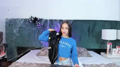 Snapshot of vanessaparis_ chatting on October 26, 2025, 8:37 pm Vanessa Sexy Paris online show from October 26, 2025, 8:37 pm