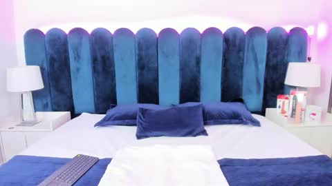 Snapshot of vanessaparis_ chatting on November 7, 2025, 9:04 pm Vanessa Sexy Paris online show from November 7, 2025, 9:04 pm