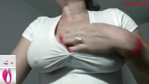 Vanesared2 online show from March 6, 2026, 10:50 pm